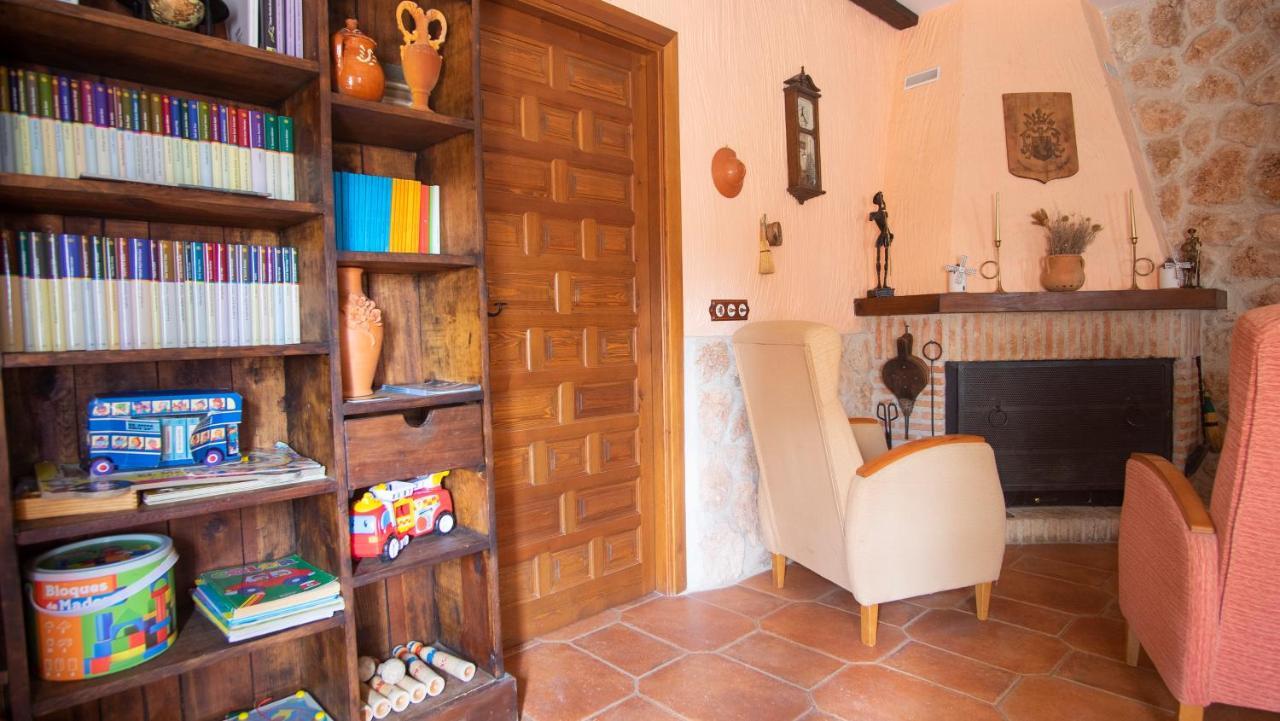 Casa Rural Santa Elena Villafranca de los Caballeros Exterior photo